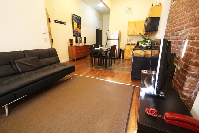 Foto del edificio - 257 Malcolm X Blvd