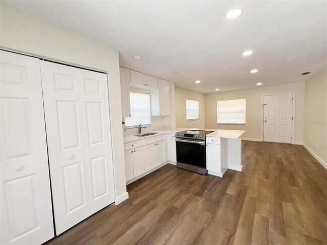 Foto del edificio - 1016 9th Ave NW