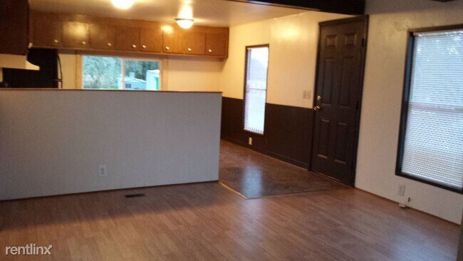 Building Photo - 3 br, 1 bath Mobile Home - 113 Jack St