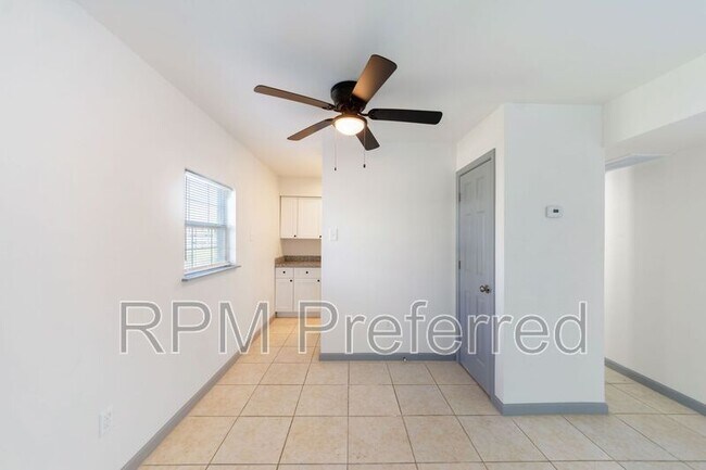 Foto del edificio - 1800 N Wayside Dr