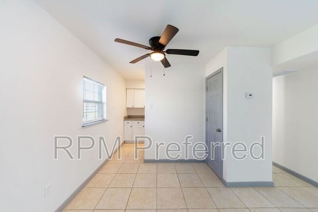 Foto del edificio - 1800 N Wayside Dr