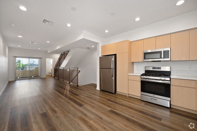 Building Photo - Presidio Townhomes