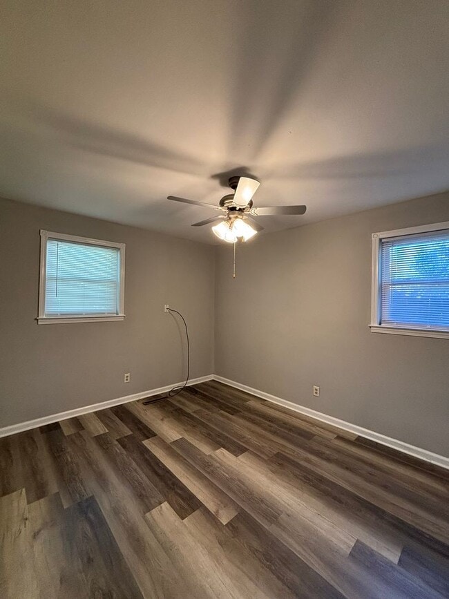Foto del edificio - 3-Bedroom Ranch with New Floors, Backyard,...