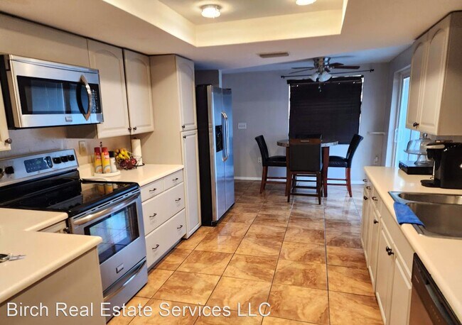 Foto del edificio - 3 br, 2 bath House - 6245 6th Avenue