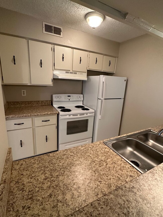 Photo - 6692 Whispering Oak Pl Apt 3