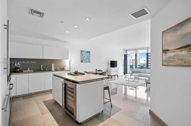 Foto del edificio - 88 SW 7th St