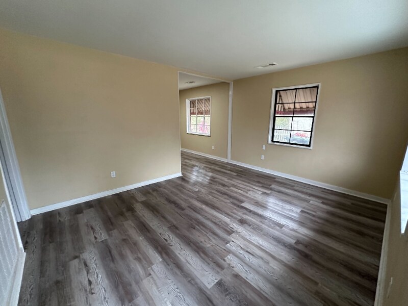 Primary Photo - 1125 Rayfield Dr
