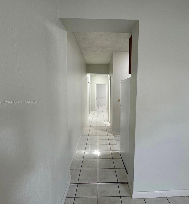 Building Photo - 11611 NW 57th Ct