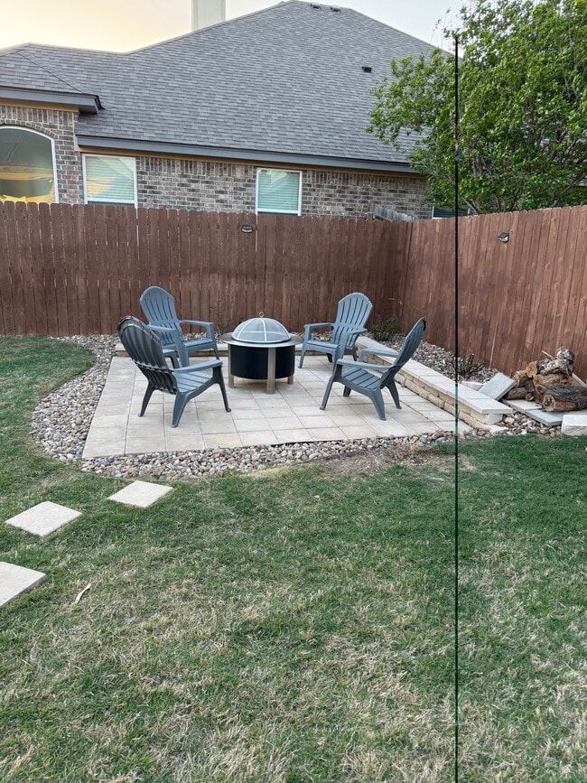 Back yard firepit - 3006 Crystal Ann Dr