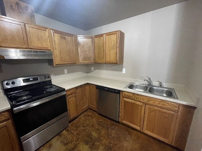 Building Photo - 109 Pear Ct