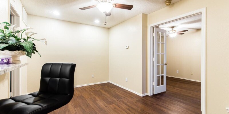 Foto principal - 1704 Oak Creek