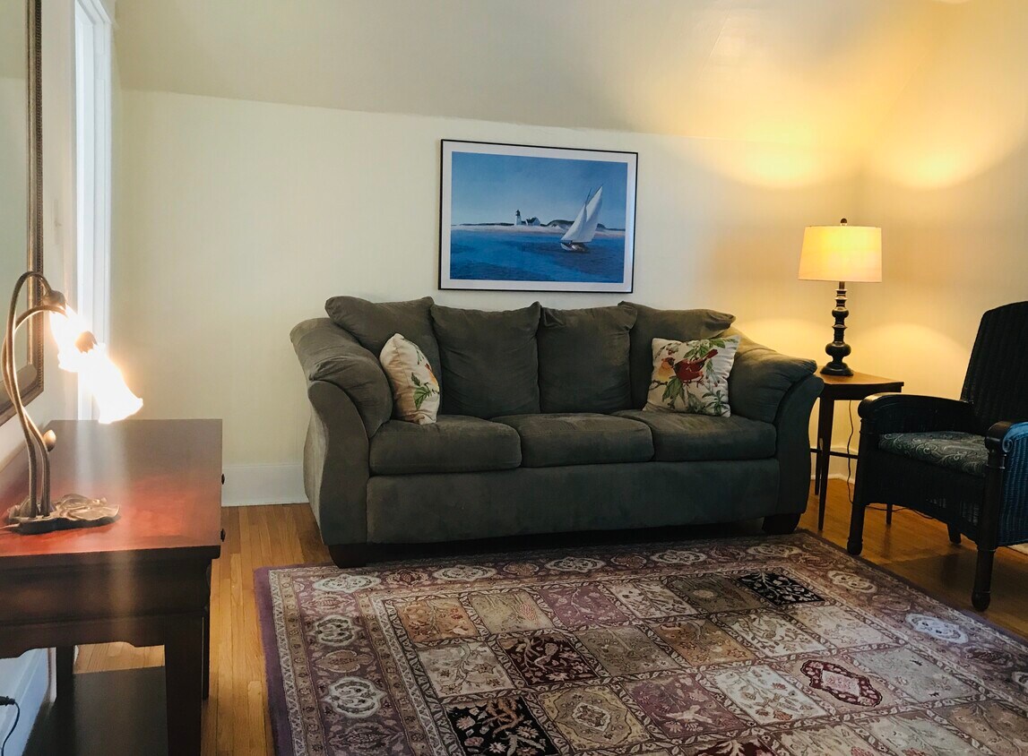 Foto principal - 743 Washington St
