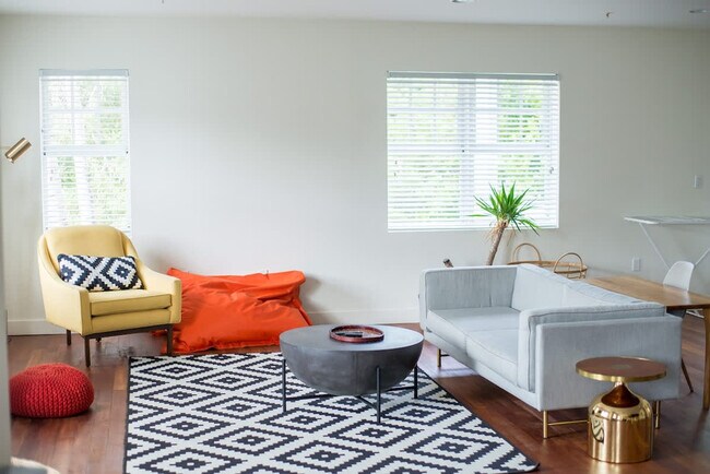 Foto del edificio - 747 4th St