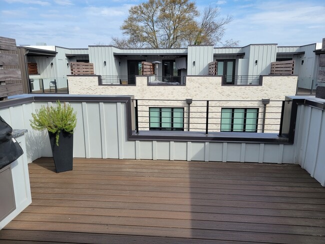 Building Photo - 117 City View Ct NE