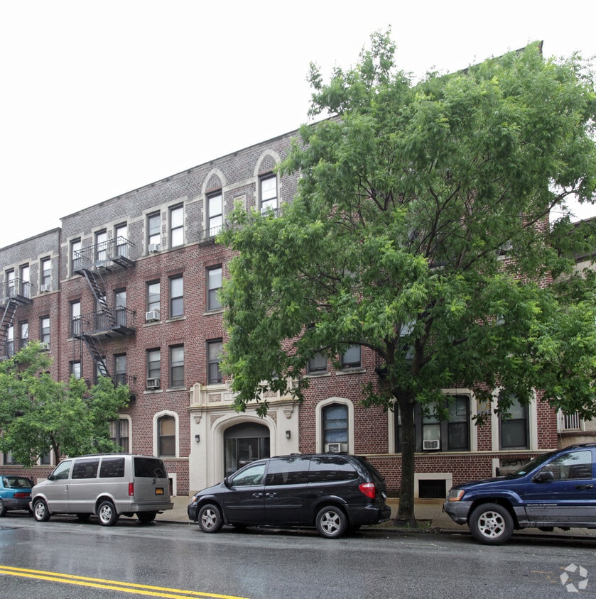 Building Photo - Parkway Court