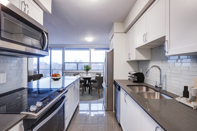 Building Photo - Woodford Apartments