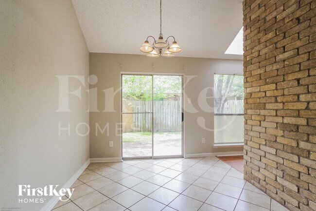 Building Photo - 6426 New World Dr