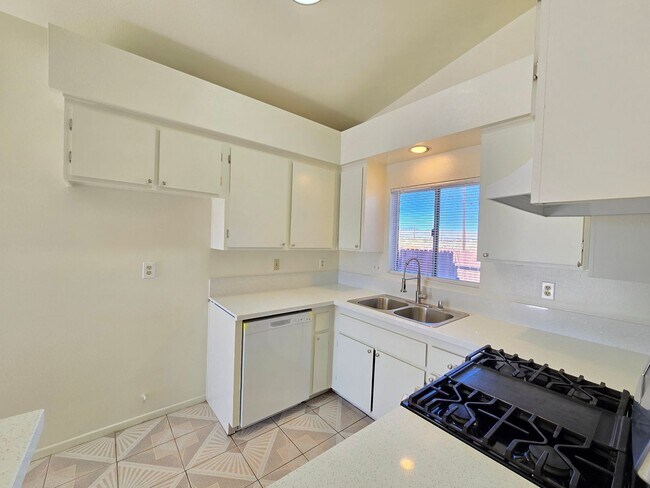 Foto del edificio - 21411 Hacienda Blvd