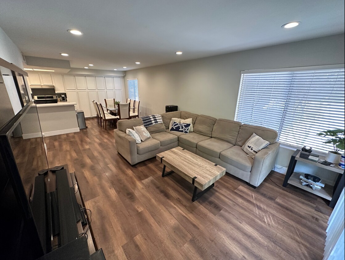 Foto principal - 1517 E Garfield Ave