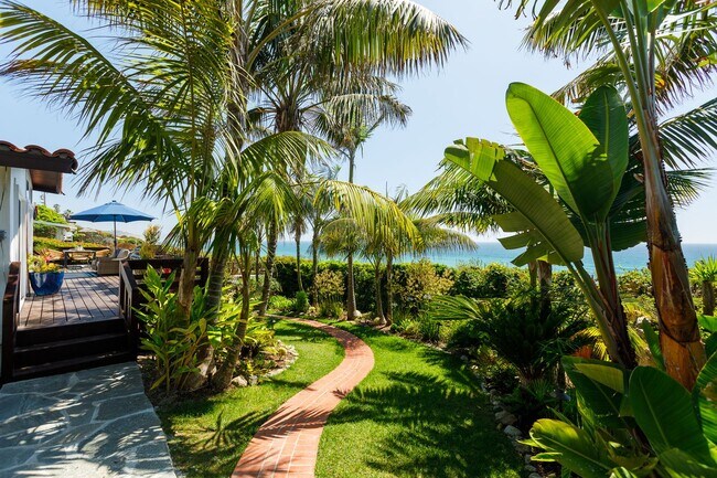 Foto del edificio - Historic Olde Del Mar Hacienda | Bluff-Front With Panoramic Views | Fully Furnished Monthly Stays
