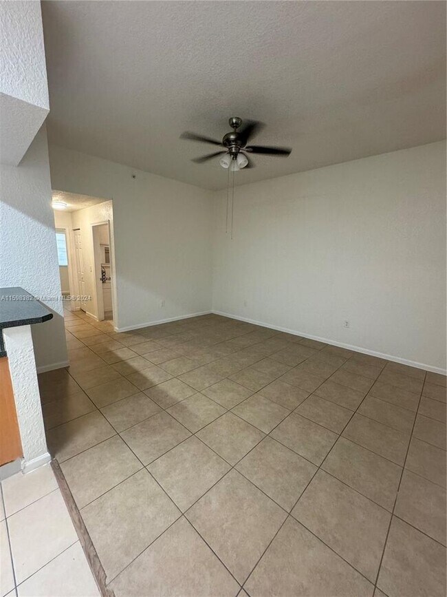 Foto del edificio - 2851 Riverside Drive 103-N, Coral Springs,...