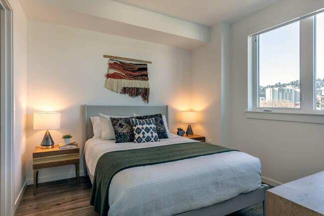 Building Photo - 1378 NW 18th Ave