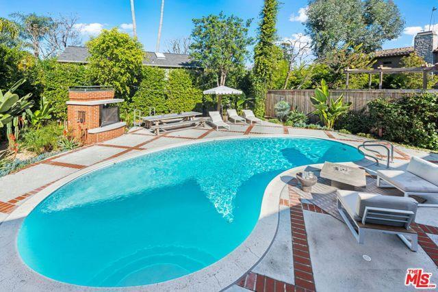 Foto del edificio - 4247 Sespe Ave