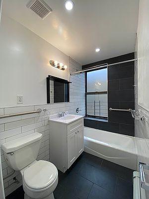 Foto del edificio - 2 bedroom in BRONX NY 10453