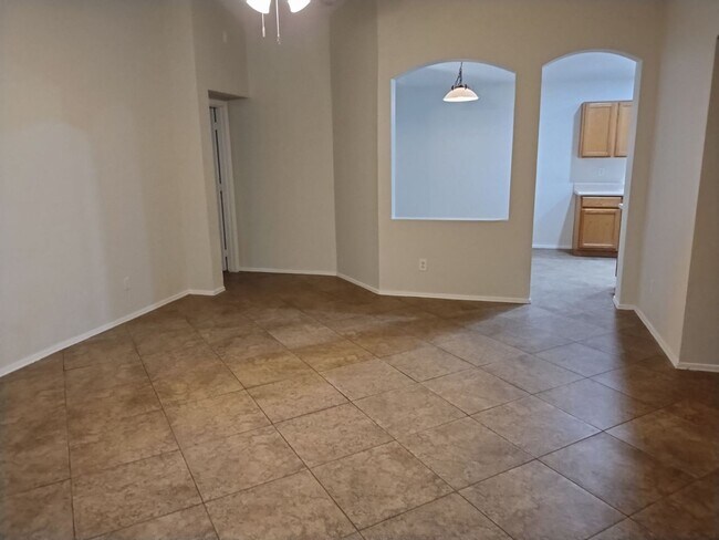 Building Photo - North Avondale Home
