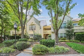 Building Photo - 2224 Springwood Dr