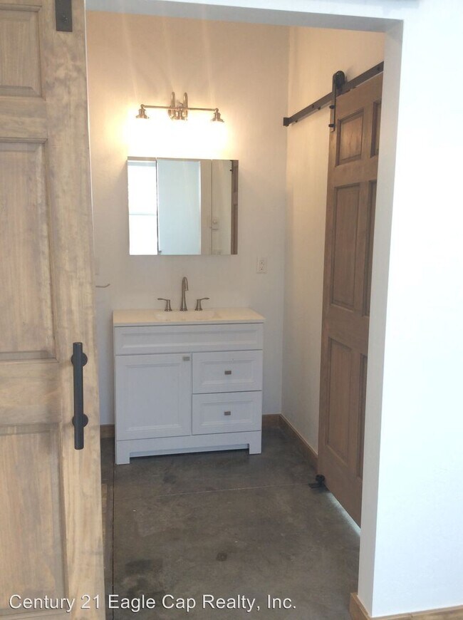 Building Photo - 3 br, 2 bath House - 2909 Greenwood Street