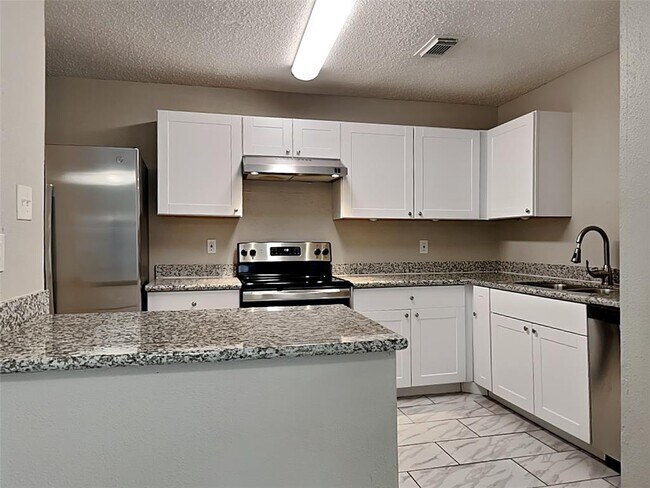 Foto del edificio - 3114 Forestbrook Dr