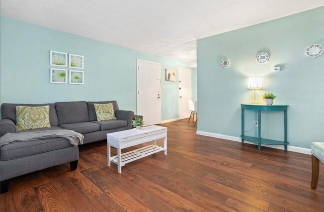 Building Photo - 272 Albion St