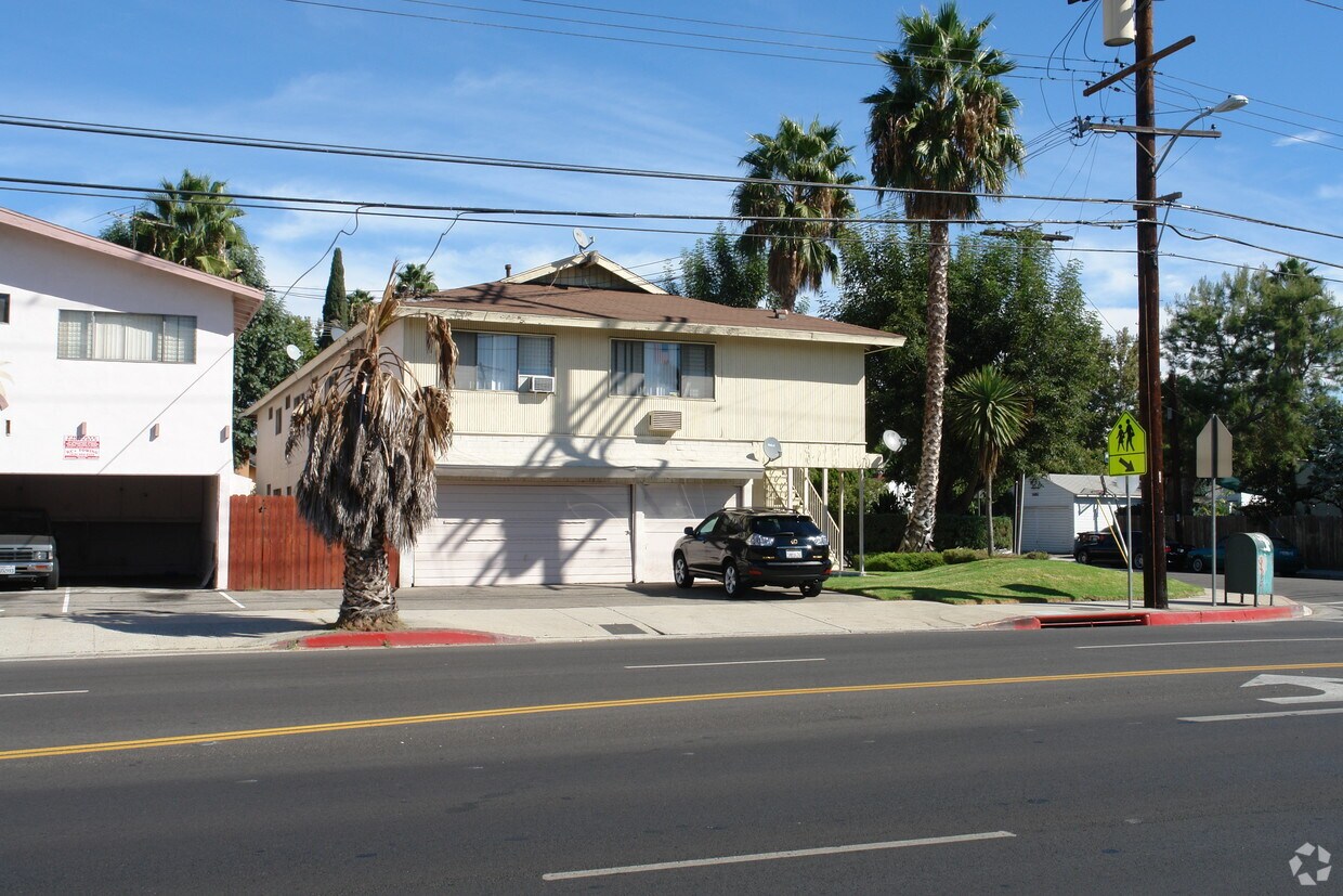 Building Photo - 5201 Cedros Ave