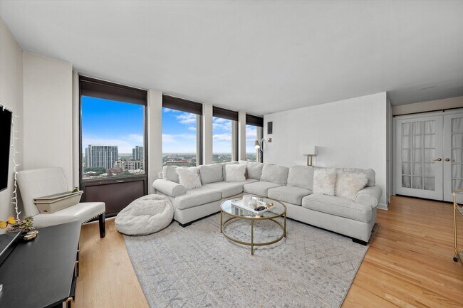 Foto del edificio - 444 W Fullerton Pkwy