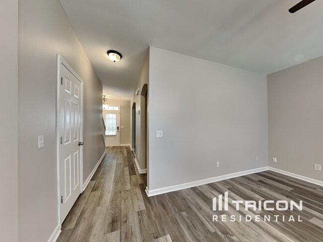 Building Photo - 606 Brookwater Dr