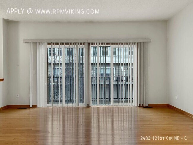 Foto del edificio - 2br 2.5ba 1cg ~ Security Deposit Free Alte...