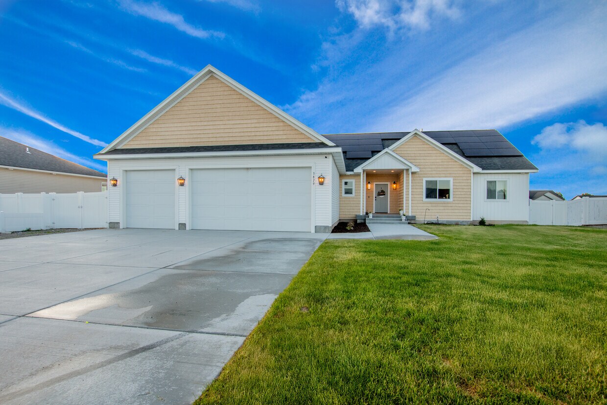 Foto principal - 3879 E Pepperwood Ln