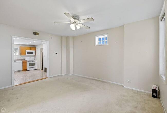 Foto del edificio - 3709 W Potomac Ave