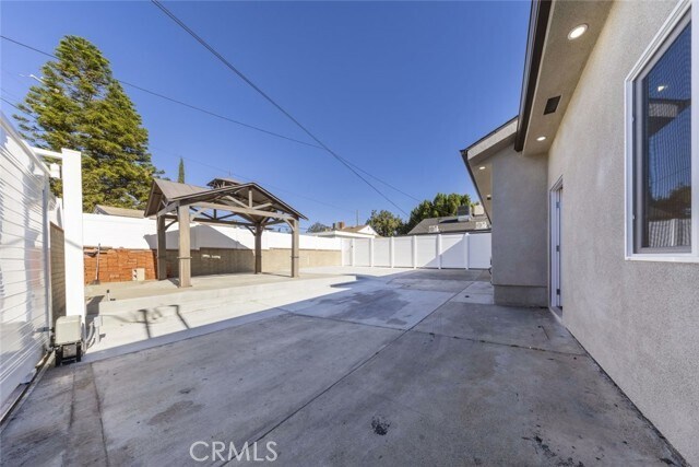 Foto del edificio - 9465 Dorrington Ave