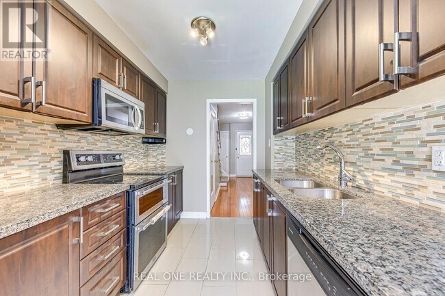 Building Photo - 4050 Farrier Ct