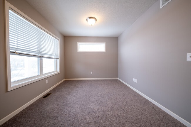 Foto del edificio - 20817 Guthrie Dr