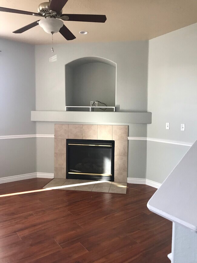 Building Photo - 3113 N Provence Ln Unit H2
