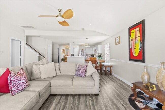 Foto del edificio - 615 Ashlen Dr