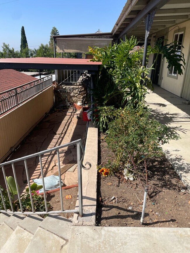 Foto del edificio - 2Bd 2Bth Home with detached studio and pan...