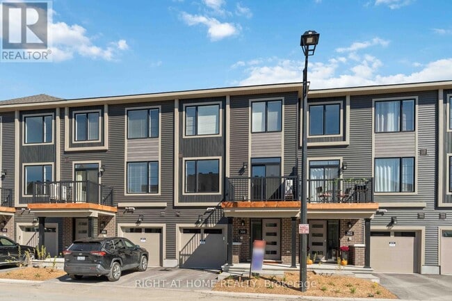 Building Photo - 304 Clearpath Private