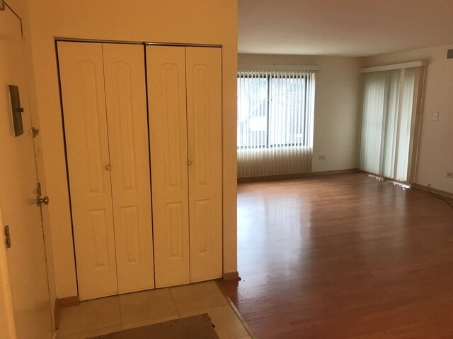 Building Photo - 6135 Knoll Wood Rd