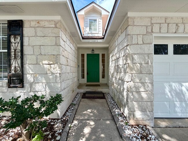 Building Photo - 14900 Doria Dr