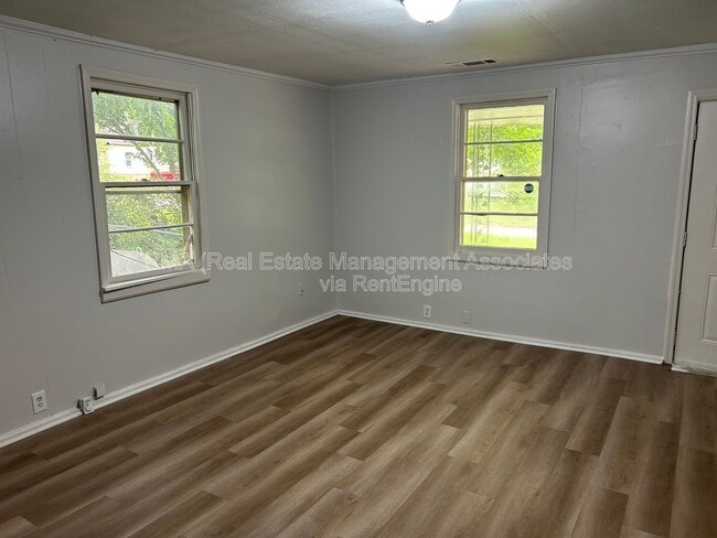 Building Photo - 56 5th St