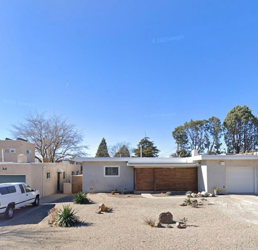Primary Photo - Beautiful home in northeast heights